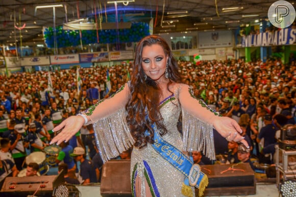 Ana Beatriz Godói está ansiosa para o Carnaval 2018 como madrinha da Unidos de Vila Maria, em São Paulo: 'Já estou ansiosa para ver a minha fantasia. Esse ano quero muito luxo na avenida'