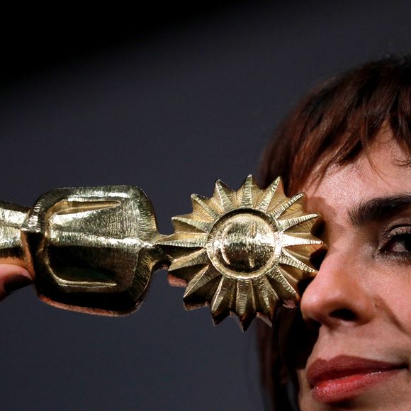 Maria Ribeiro protagoniza o filme 'Como Nossos Pais', premiado com seis estatuetas no Festival de Gramado 2017, no papel de Rosa, uma mulher que deseja a perfeição como profissional, mãe, filha, esposa e amante