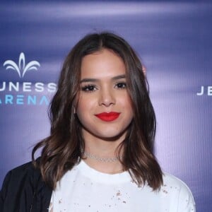 Bruna Marquezine vai mudar de visual quando retornar ao Brasil