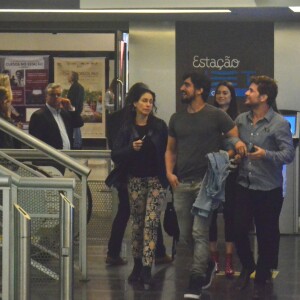 Renato Goés, segundo Léo Dias, já teria engatado um relacionamento com Thaila Ayala, com quem foi visto saindo de um cinema no domingo (27), no Rio de Janeiro