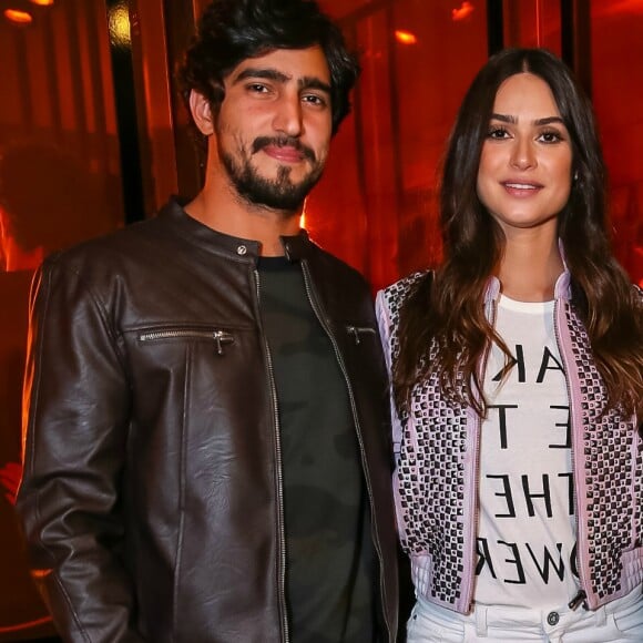 'A atriz Thaila Ayala não está namorando', esclareceu a representante ao Purepeople