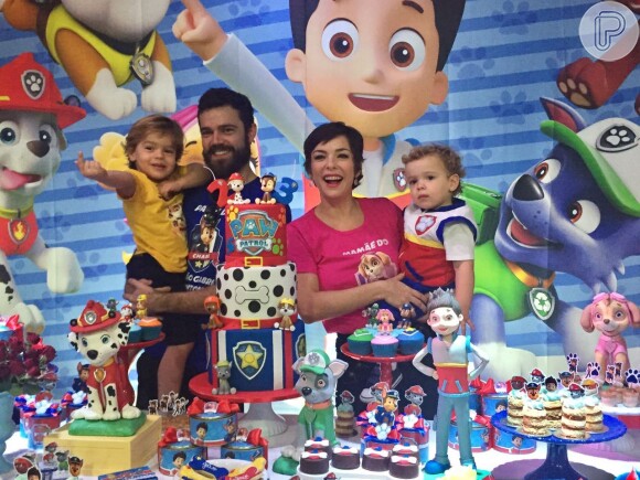 Regiane Alves festeja em família o aniversário de 3 anos de João Gabriel e de 2 anos de Antonio com a decoração temática da Patrulha Canina