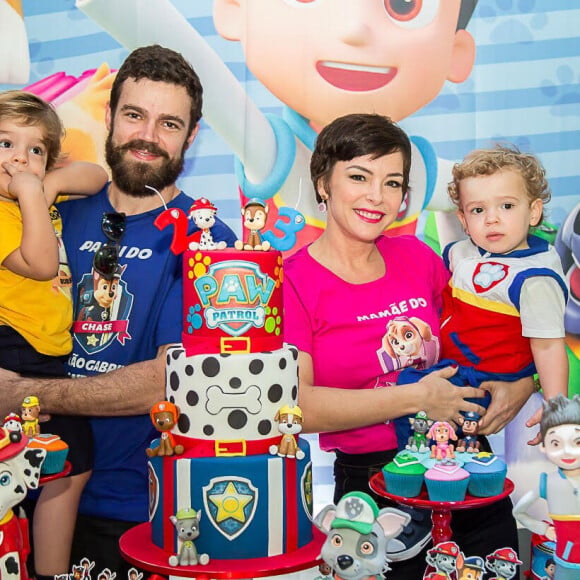 Regiane Alves comemorou no Espaço Encantado, no Rio de Janeiro, o aniversário de 2 anos do seu filho mais novo, Antônio, acompanhada do filho mais velho João Gabriel, de 3 anos e do marido João Gomez