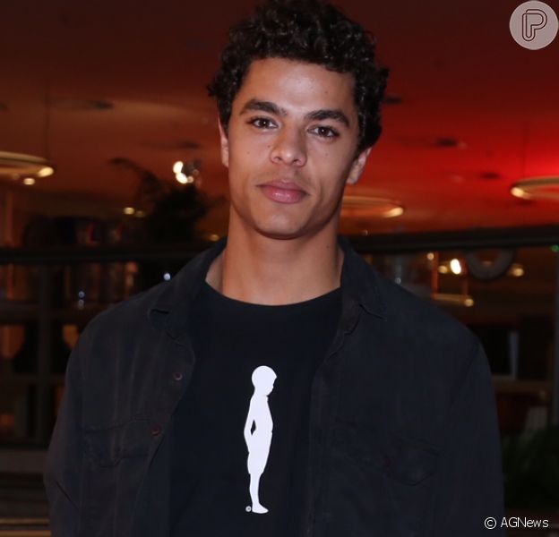 Matheus Abreu, de 'Malhação', sofre ao ser rejeitado no amor: 'Fico bobinho'