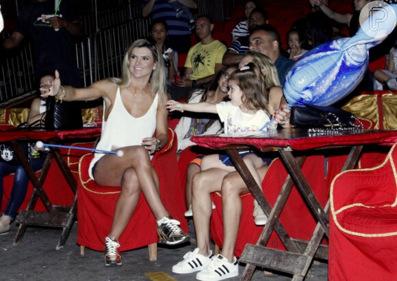 Valentina está passeando com Mirella Santos pelo Rio de Janeiro