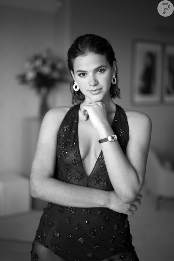 Bruna Marquezine usou um relógio ainda mais luxuoso em seu segundo dia no Festival de Cinema de Veneza, em 3 de setembro de 2017