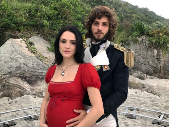 Anna (Isabelle Drummond) engravida novamente de Joaquim (Chay Suede) no fim da novela 'Novo Mundo'