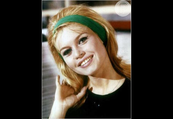 Yasmin Brunet foi produzida pelo maquiador Fernando Torquatto com inspiração na ex-atriz Brigitte Bartod, mas acabou sendo criticada por sua magreza e confundida com Lana Del Rey