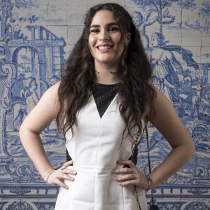 Atriz Lívian Aragão diz ser necessário tempo para conseguir se adaptar ao linguajar de Angélica: 'Fica bem difícil encontrar uma naturalidade na forma coloquial de eles falarem'