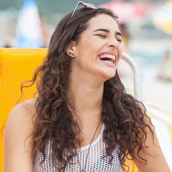 Lívian Aragão não se importa em transformar o visual para um trabalho: 'A gente empresta o corpo para o personagem. Acho que se não for prejudicar a saúde, tudo bem'