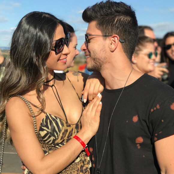 Mayra Cardi foi pedida em casamento por Arthur Aguiar na segunda-feira, 5 de setembro de 2017