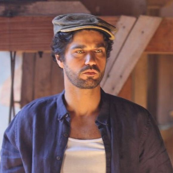 Inácio (Bruno Cabrerizo) é salvo da morte por Lucinda (Andreia Horta) e a moça se enche de esperanças de que ele corresponda à sua paixão quando ele perde a visão, na novela 'Tempo de Amar'
