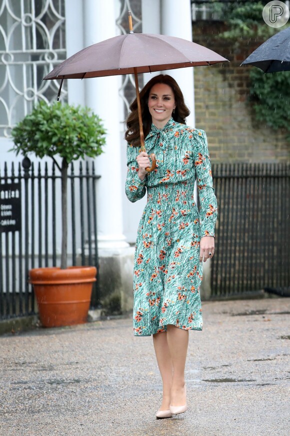 Kate Middleton sofre de hiperêmese gravídica, cujos sintomas incluem náuseas intensas e sensação de desmaio ou tontura ao ficar de pé