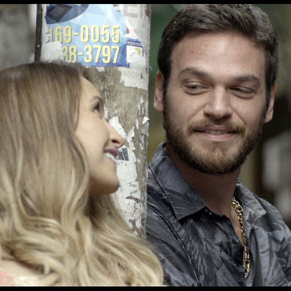 Rubinho (Emilio Dantas) dirá a Carine (Carla Diaz) que abandonará Bibi (Juliana Paes) para ficar com ela em 'A Força do Querer', no capítulo de 18 setembro de 2017