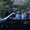 Maíra Charken deixa o carro com o pai para seu casamento com Renato Antunes