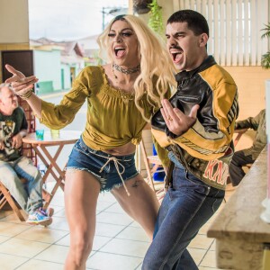 Pabllo Vittar lançou o clipe de 'Corpo Sensual' com Mateus Carrilho