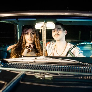 Pabllo Vittar deu show de sensualidade em clipe com Mateus Carrilho, da Banda Uó