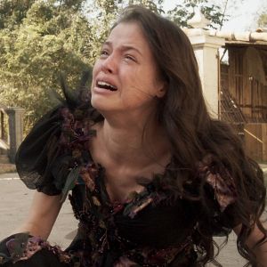 Dom Pedro (Caio Castro) atira em Domitila (Agatha Moreira) depois que ela aponta a arma para Leopoldina (Letícia Colin), no capítulo que vai ao ar quarta-feira, dia 20 de setembro de 2017, na novela 'Novo Mundo'