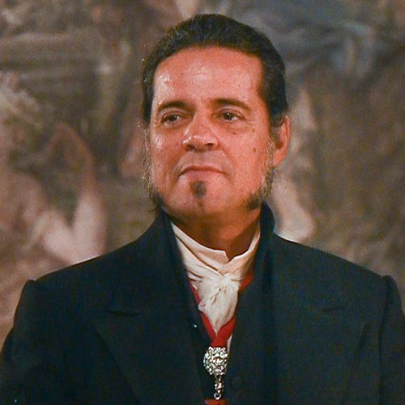 Bonifácio (Felipe Camargo) se irrita quando Dom Pedro (Caio Castro) cede aos pedidos dos liberais, no capítulo que vai ao ar segunda-feira, dia 18 de setembro de 2017, na novela 'Novo Mundo'