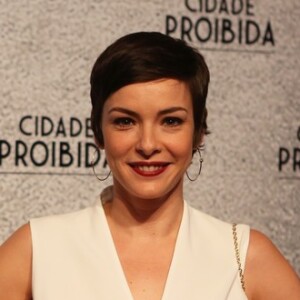 Regiane Alves cortou o cabelo e emagreceu por causa do papel na série 'Cidade Proibida'