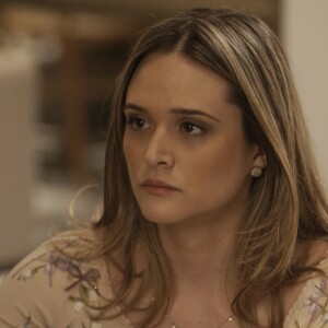 Simone (Juliana Paiva) desconfia de Silvana (Lilia Cabral) na novela 'A Força do Querer'