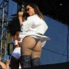 Anitta cantou seus hits durante a apresentação e dançou muito