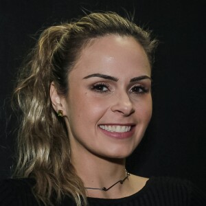 Ana Paula Renault, do 'BBB16', ofereceu proposta à Record para ser repórter de 'A Fazenda 9'