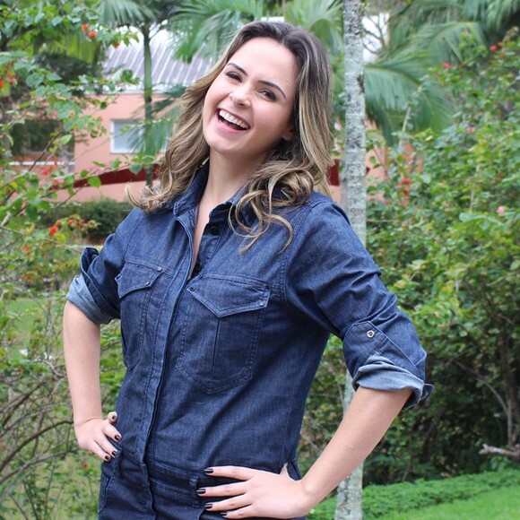 Ana Paula Renault, participante do 'BBB16', disparou sobre 'A Fazenda 9': 'Querem polêmica e audiência a qualquer custo'