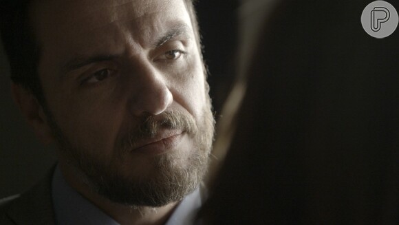 Caio (Rodrigo Lombardi) avisa Bibi (Juliana Paes) que se algo acontecer com Jeiza (Paolla Oliveira) ela vai pagar caro, na novela 'A Força do Querer'