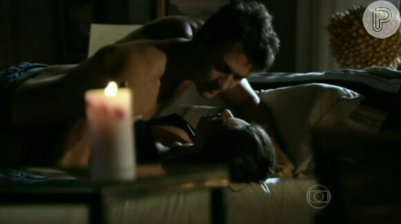 Nesta terça-feira, 22 de abril de 2014, Laerte (Gabriel Braga Nunes) e Verônica (Helena Ranaldi) protagonizaram uma cena quente de sexo