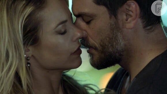 Jeiza (Paolla Oliveira) e Caio (Rodrigo Lombardi) estão namorando, na novela 'A Força do Querer'