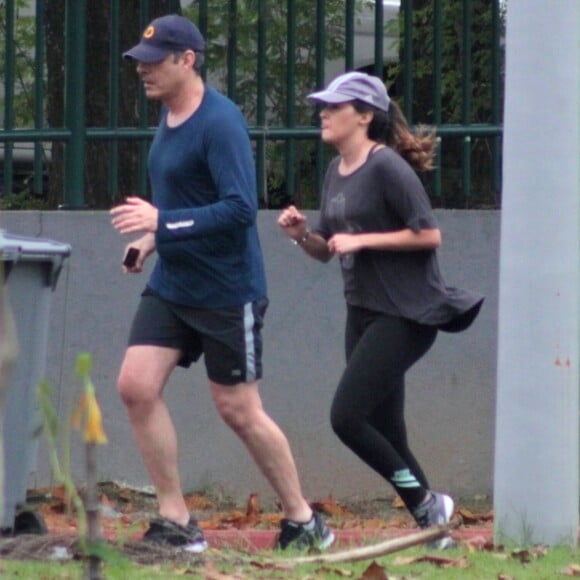 William Bonner quebrou o pé durante uma corrida, como contou em suas redes sociais