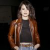 Selena Gomez optou pelo visual com inspiração country para a New York Fashion Week, nesta terça-feira, 12 de setembro de 2017