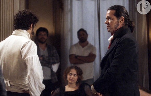 Bonifácio (Felipe Camargo) discute com Pedro (Caio Castro) para defender Leopoldina (Leticia Colin), na Novela 'Novo Mundo'