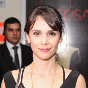 Débora Falabella conferiu a pré-estreia do filme 'Divórcio', estrelado pelo namorado, Murilo Benício