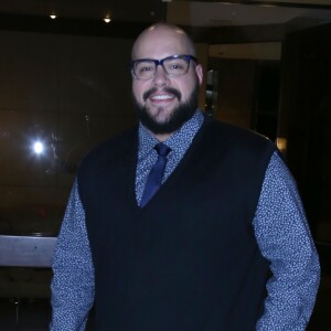 Tiago Abravanel admite que sente preguiça de malhar: 'Já procurei várias nutricionistas, mas nunca levei adiante. Personal eu nunca nem procurei, mas acho que seria uma boa porque eu sou muito preguiçoso'