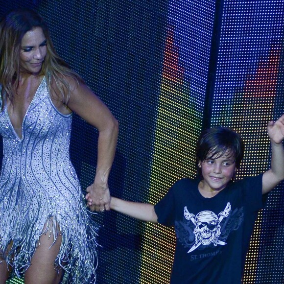 Ivete Sangalo teve 'liberação' do filho, Marcelo, para viajar com o marido, Daniel Cady, para a Europa: 'Vai fazer um irmão?'