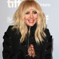 Lady Gaga, fora do Rock in Rio, lamenta internação: 'Não é só dor de quadril'