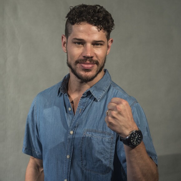 José Loreto já teve adotou diferentes cortes para personagens na TV