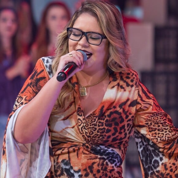 Marília Mendonça ainda criticou as mulheres que culpam as amantes por traições