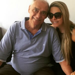 Marcelo Rezende, namorado da carioca Luciana Lacerda, desistiu da quimioterapia