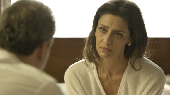Joyce (Maria Fernanda Cândido) descobre que Irene (Débora Falabella) está grávida de Eugênio (Dan Stulbach), na novela 'A Força do Querer', em 25 de setembro de 2017
