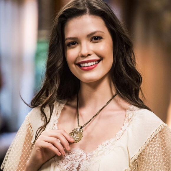 Maria Vitória (Vitória Strada) é pedida em casamento por Fernão (Jayma Matarazzo) durante sua festa de aniversário, no capítulo que vai ao ar quarta-feira, dia 27 de setembro de 2017, na novela 'Tempo de Amar'