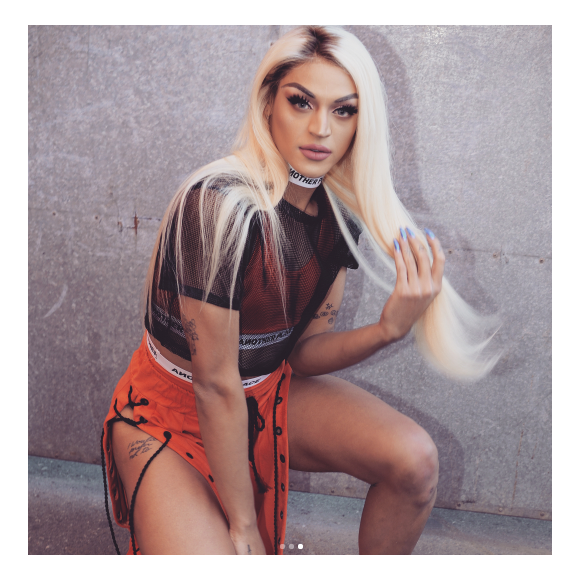 Pabllo Vittar se emocionou ao cantar para multidão no Palco Itaú: 'Obrigada, Rio de Janeiro. Vocês são foda'