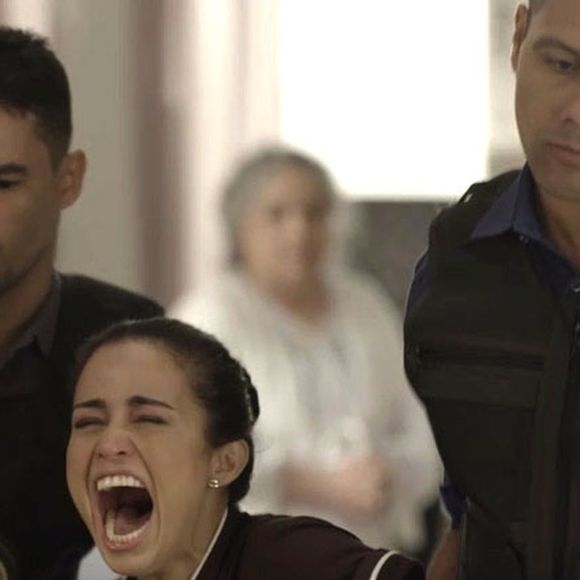 O plano de Eric (Mateus Solano) dá certo e Sandra Helena (Nanda Costa) será presa, na novela 'Pega Pega'