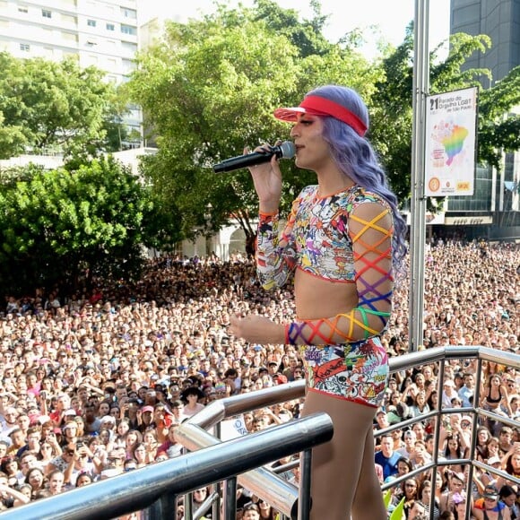 Pabllo Vittar conta que sucesso não subiu à cabeça: 'Continuo do mesmo jeito, com os pés no chão. Encaro este trabalho como qualquer outro'