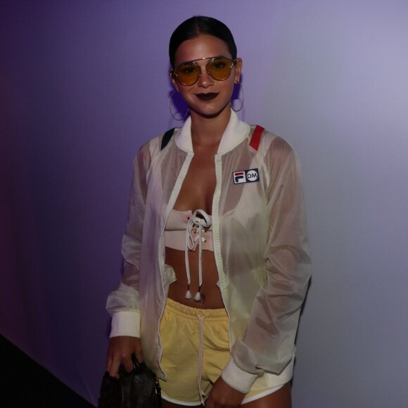 Bruna Marquezine elegeu um look da Fila para ir ao evento