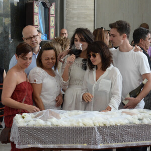 Os familiares de Marcelo Rezende velaram o corpo do jornalista da Assembleia Legislativa de São Paulo