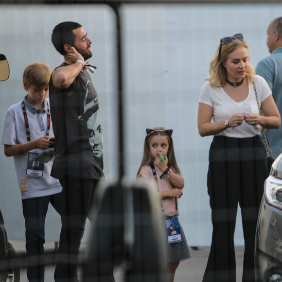 Luciano Huck levou Angélica e seus três filhos
