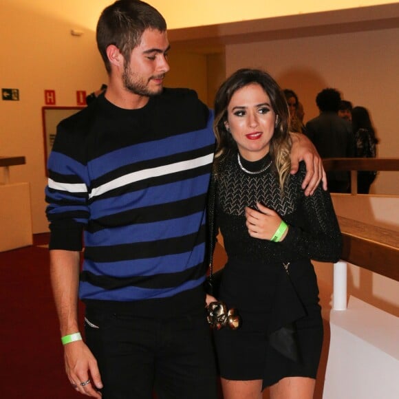 Tatá Werneck disse que não teve problema em assumir o namoro com Rafael Vitti por ele ser mais novo